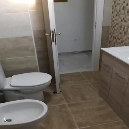Apartment - 2 Bedrooms With Pool And Wifi - 4229